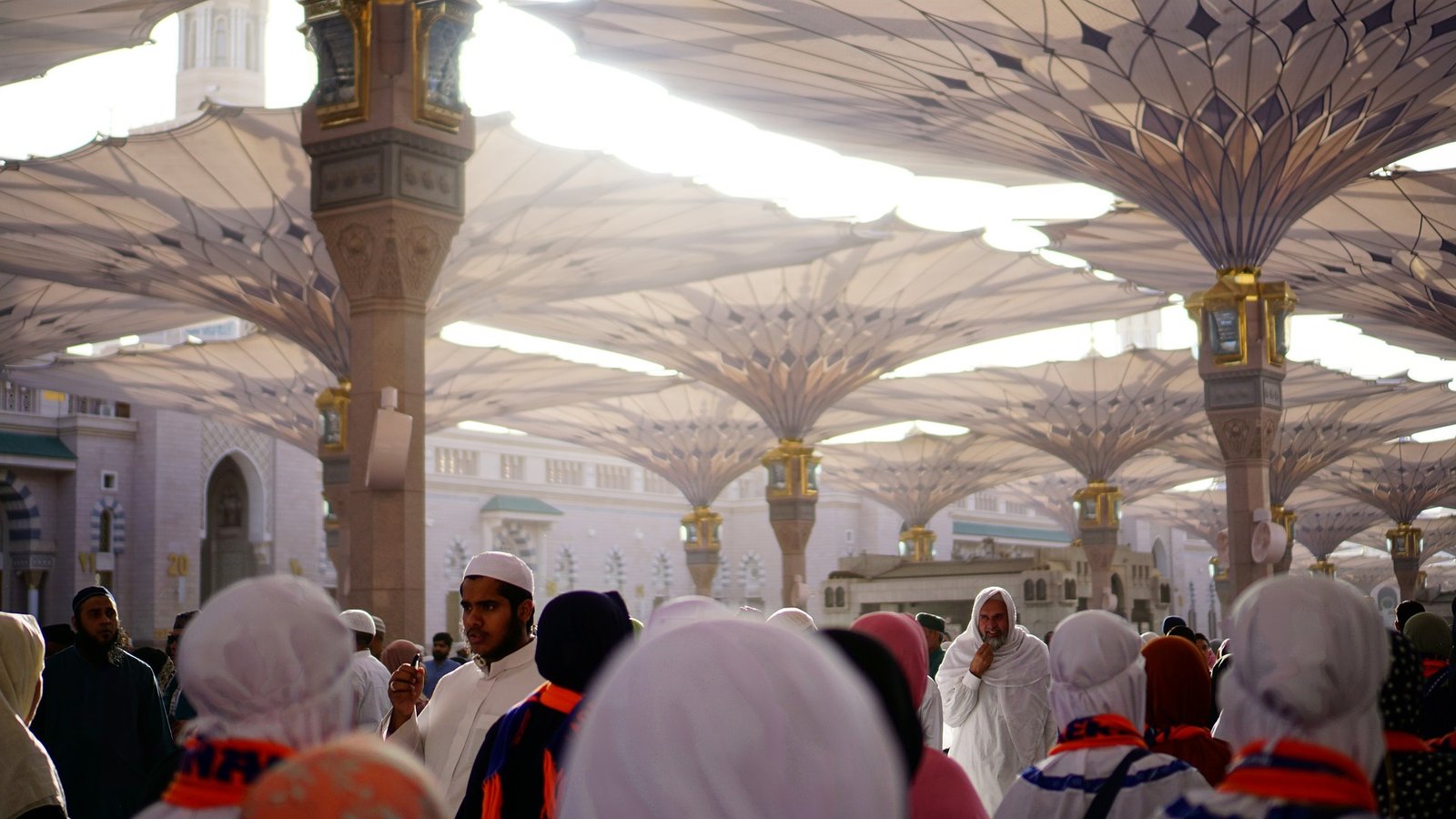 Key Differences Between Hajj and Umrah Packages