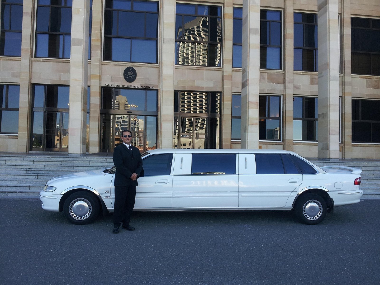 Relax with Premium Chauffeur Hire Heathrow Services from Heathrow Carrier
