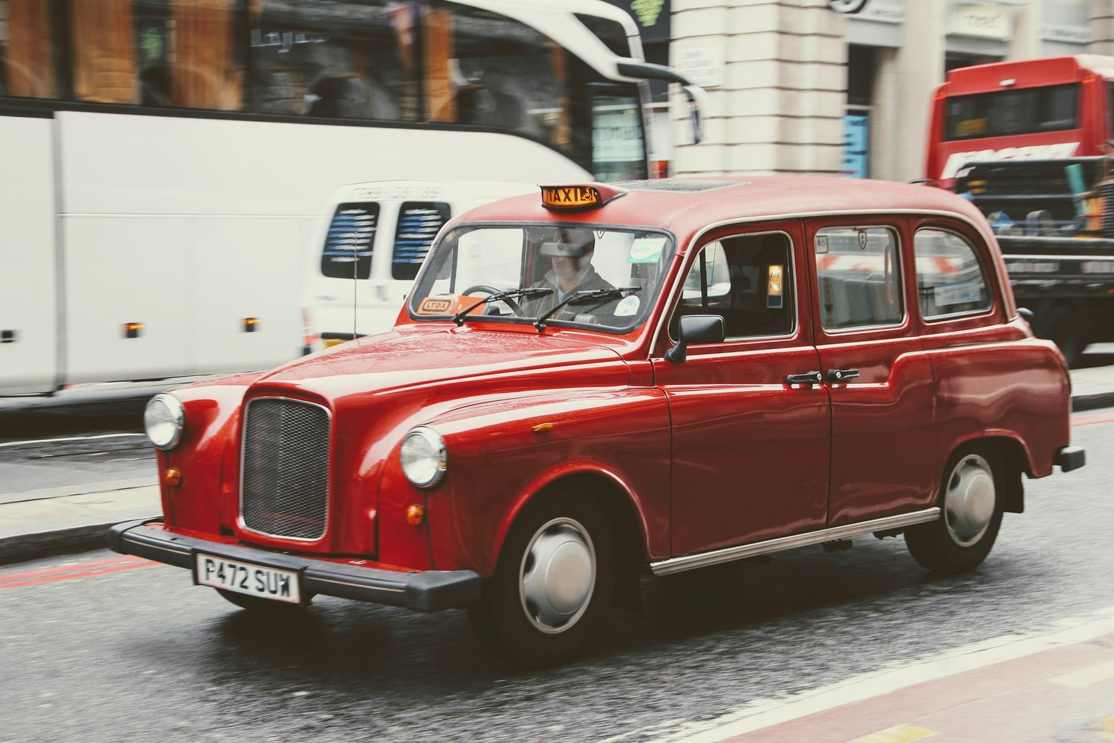 Top Reasons Professionals Prefer Hourly Chauffeur Service in London